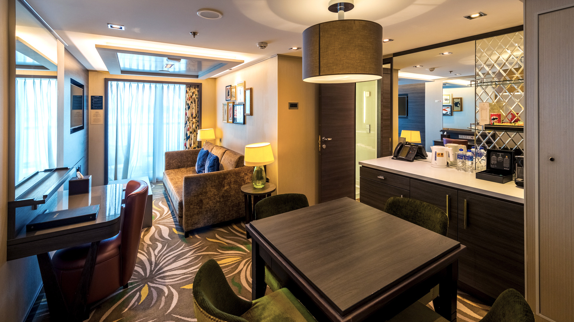 The opulent Genting Dream Palace Deluxe’s Premium living room with luxurious amenities