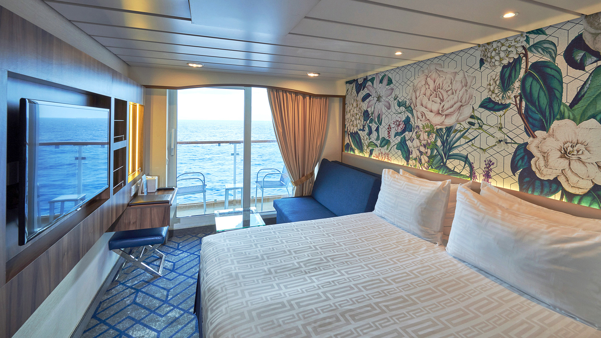 Resort World One’s cosy Balcony Stateroom with amazing oceanview lounge