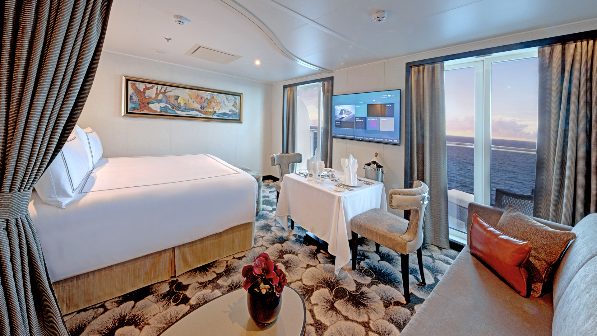A luxurious stay at Resorts World Cruises room
