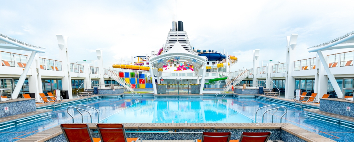 dream cruise is docking in singapore
